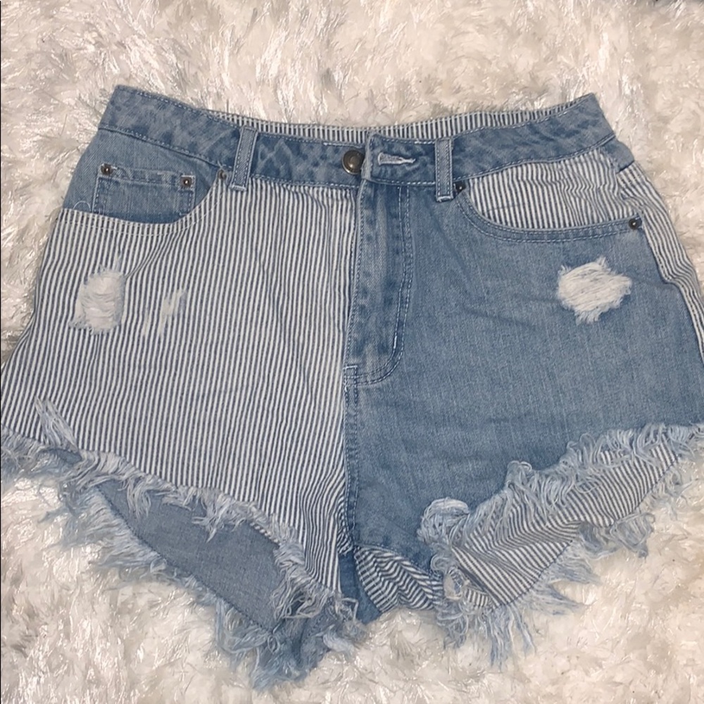 Stripped denim shorts